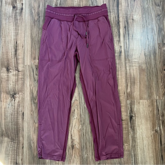 🦊Lululemon Dance Studio Crop - Picture 2 of 8